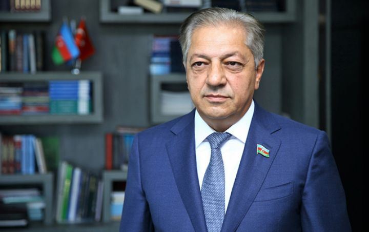 Cavanşir Feyziyevin qardaşı dövlətdən 200 manat yardım alıb – FOTOFAKT