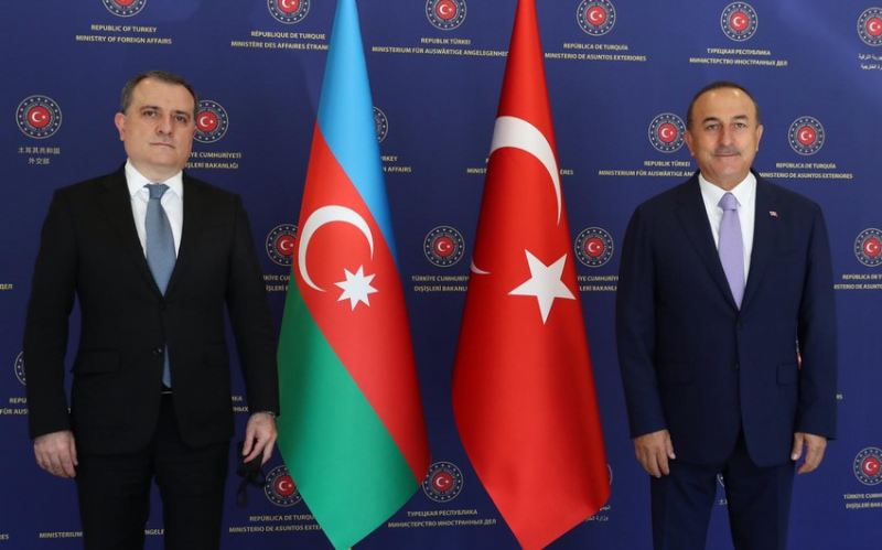 Bayramovla Çavuşoğlu telefonla  danışdı 