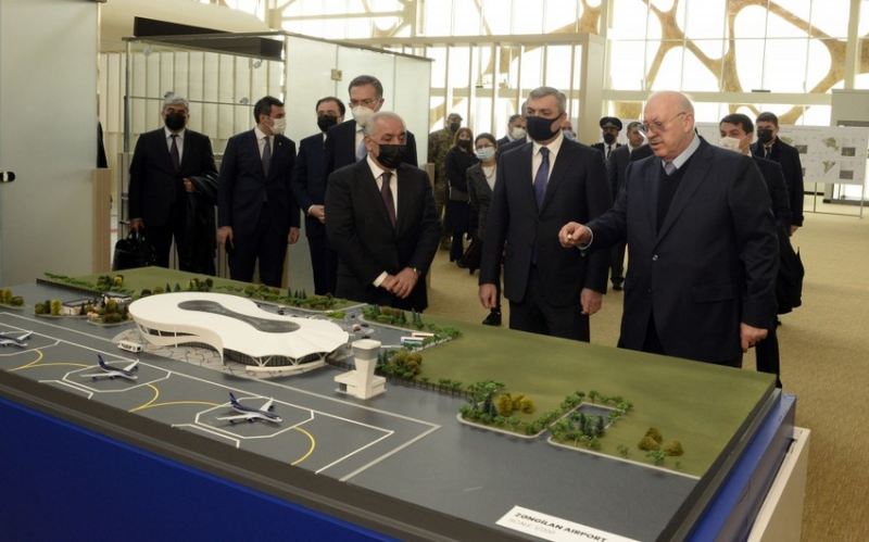 Baş nazir və Prezident Administrasiyasının rəhbəri Füzuli aeroportuna baxış keçirib 