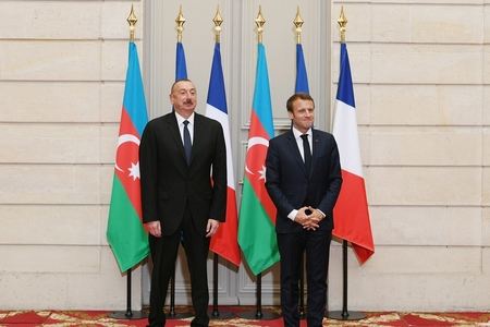 Emmanuel Makron İlham Əliyevə telefonla zəng edib 