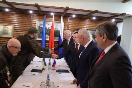 Belarusda Ukrayna və Rusiya arasında danışıqlar başladı 
