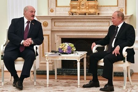 Putinlə Lukaşenko Ukraynadakı vəziyyəti müzakirə edib 