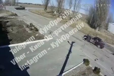 Rusiya hərbi texnikası mülki maşını məhv etdi - ANBAAN VİDEO