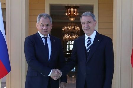 Akar və Şoyqu Ukraynadakı vəziyyəti müzakirə edib 