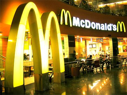 McDonalds-ın ikili standartları: Bəs siyasətə qarışmırdılar?