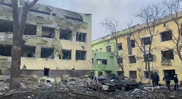Boris Conson: “Doğum evinə hücuma görə Putin məsuliyyətə cəlb olunmalıdır” 