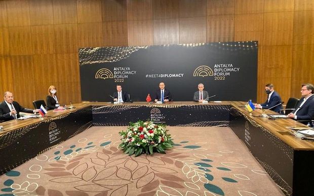 Türkiyə, Rusiya və Ukrayna XİN başçılarının görüşü başa çatıb:- YENİLƏNİB FOTO, VİDEO
