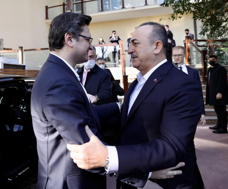 Çavuşoğlu döyüşən Ukraynanın nazirini BELƏ QARŞILADI FOTOLAR