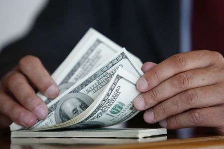 ABŞ Rusiyaya dollar ixracını, satışını və tədarükünü qadağan edib 