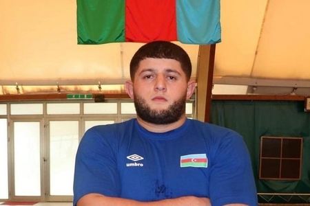 Avropa çempionatı: Azərbaycanın güləşçisi erməniyə qalib gələrək yarımfinala yüksəlib 