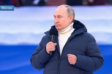 Putinin çıxışı yarıda kəsildi – VİDEO