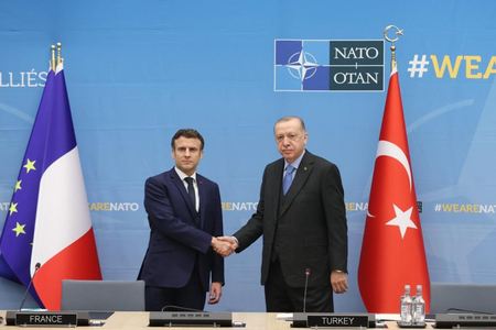Ərdoğanla Makron Azərbaycan-Ermənistan münasibətlərini müzakirə edib 