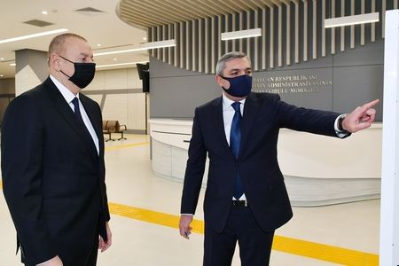 İlham Əliyev Prezident Administrasiyasının Vətəndaş Qəbulu Mərkəzinin açılışında iştirak edib FOTO