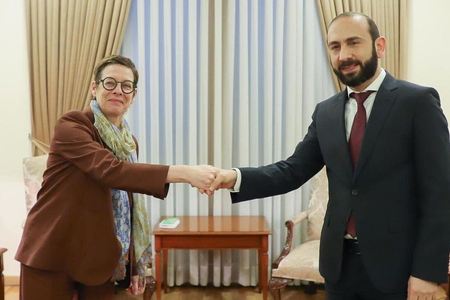 Ermənistan XİN rəhbəri rusiyalı səfir və həmsədrdən sonra Fransa səfiri ilə görüşdü 