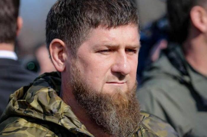 Ramzan Kadırov Mariupola gəldi: Ukraynanın \"öldürülüb\" dediyi generalla görüşdü - ŞOK VİDEO