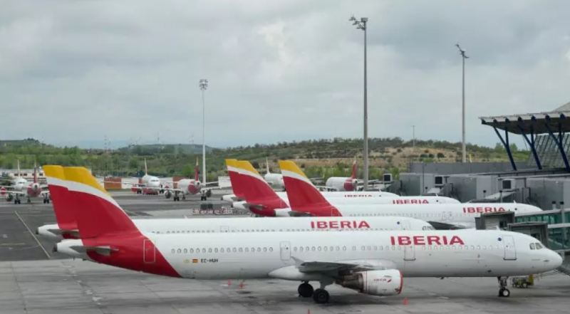 İspaniya hava məkanını qismən bağlayıb 