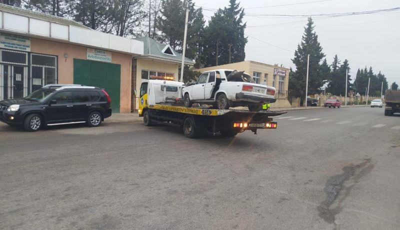 Tovuzda ağır qəza - Ata öldü, oğlu yaralandı
