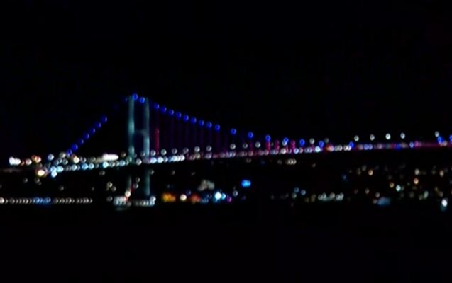 İstanbulda Şəhidlər körpüsü Azərbaycan bayrağının rənglərində 