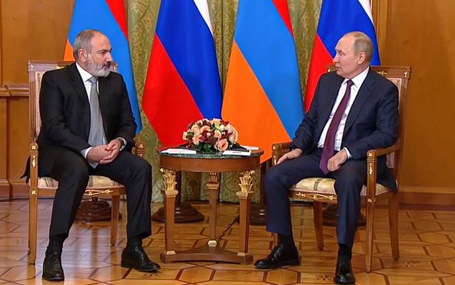 Putin və Paşinyan telefonla danışdı - Son dəqiqə!