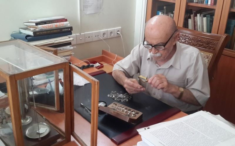 Görkəmli alim-numizmat vəfat edib 