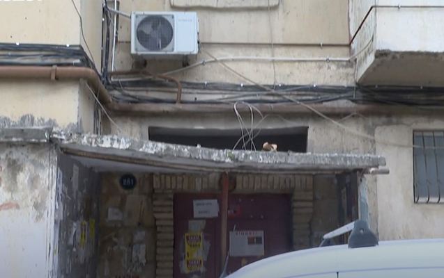 Bakıda bu binanın sakinləri təhlükə ilə üz-üzədir - Video