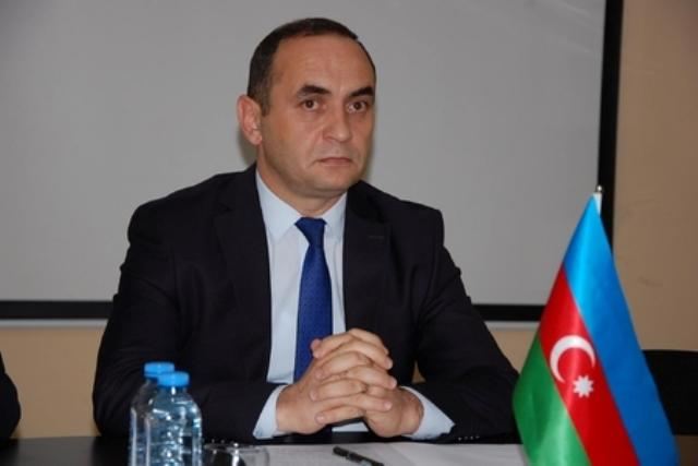 İran rəsmiləri məsciddə donuz saxlayanların yanındadır 