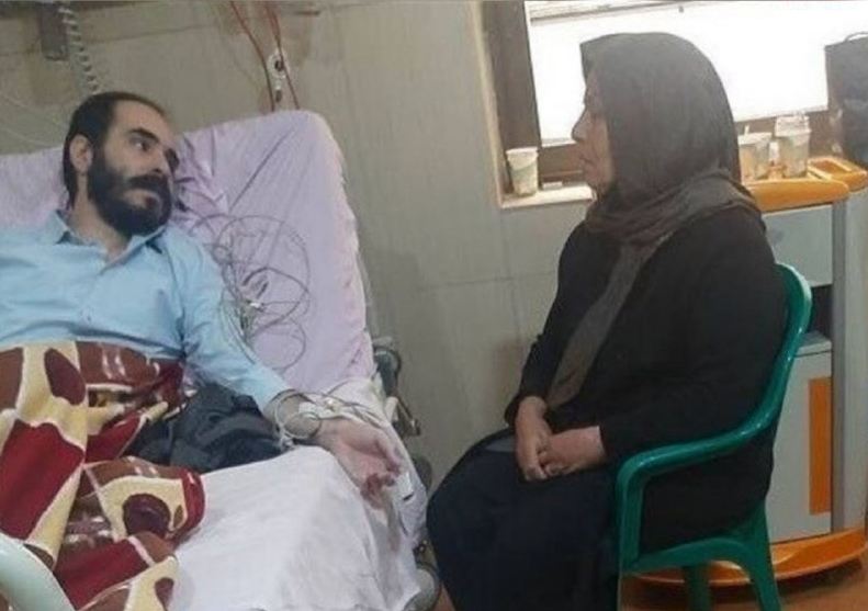 Güneyli məhbus bloqerin zindanda ağır vəziyyəti: Qardaşı: Hüseyn Rövnəqiyə heç bir müalicə xidməti göstərilmir