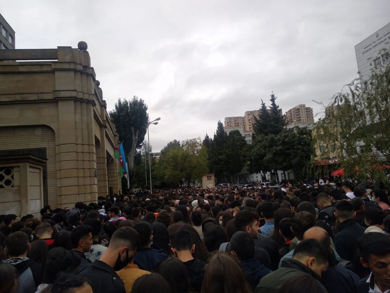 Universitetlər paytaxtdankənar bölgələrə köçürülsün: Bir daşla bir neçə quş...