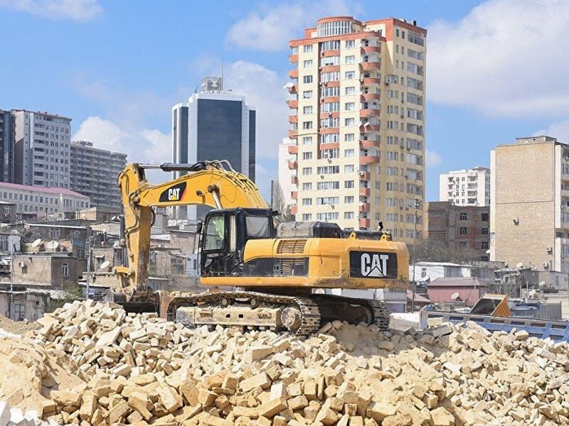 Bakıda həyət evlərinin sökülməsinə başlanıldı - ÜNVANLAR