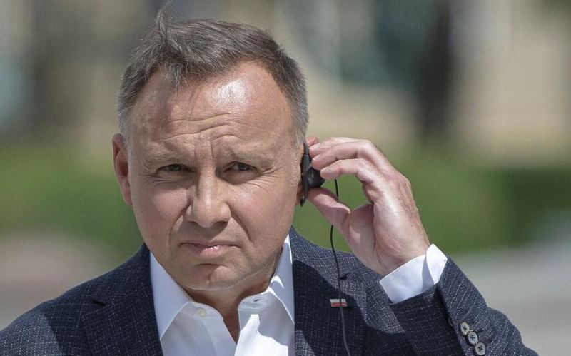 Rus yutuberlər Polşa prezidenti Andrey Dudanı  ələ saldı 