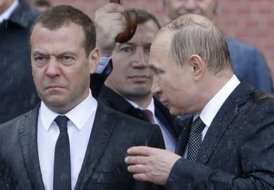 Medvedev NATO rəsmlərini alçaldıcı sözlərlə təhqir edib hədələdi 