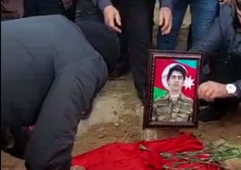 Kəlbəcərdə vəfat edən hərbçi dəfn edildi - Video