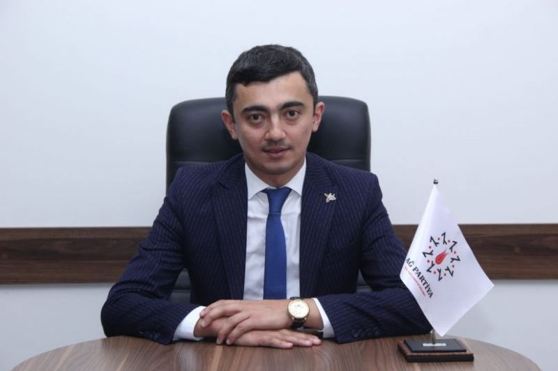 Xankəndinin deputatı Tural Gəncəliyevi bir dəfə də aksiyada görmədik\" Siyasi şərhçi