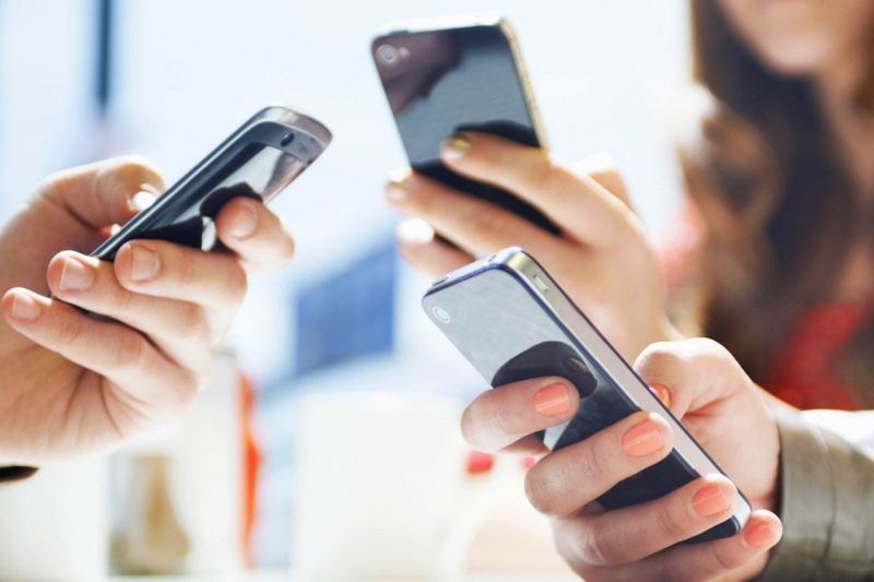Azərbaycanda mobil telefonlarla bağlı QADAĞA GƏLİR