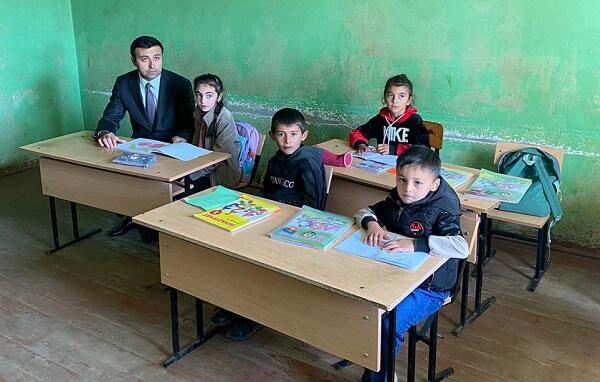 Başçı məktəbə gəldi: nə direktor, nə də müəllim var... - Foto