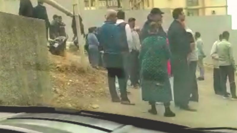 Xətai rayonunda sərnişin dayanacağı satıldı - Sakinlər etiraza qalxdı - Foto