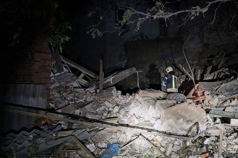 Ruslar Nikolayevə gecəyarı hücuma keçiblər  - Yaşayış binasını bu vəziyyətə saldılar - Foto