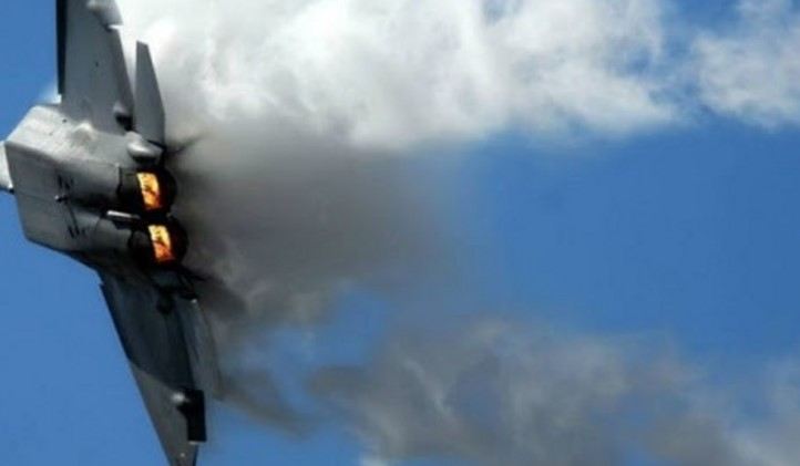 Binaya çırpılan \"Su-34\"ün pilotunun görüntüsü - Video