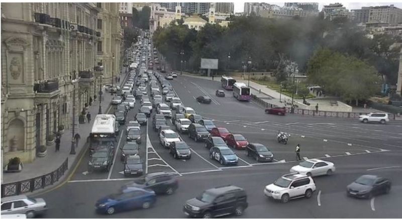 Hazırda paytaxtda sıxlıq olan yolların SİYAHISI - FOTO