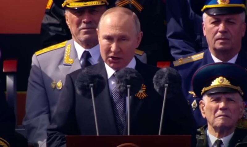 Keçmiş rus deputatı Putinin əsas qorxusundan danışdı 