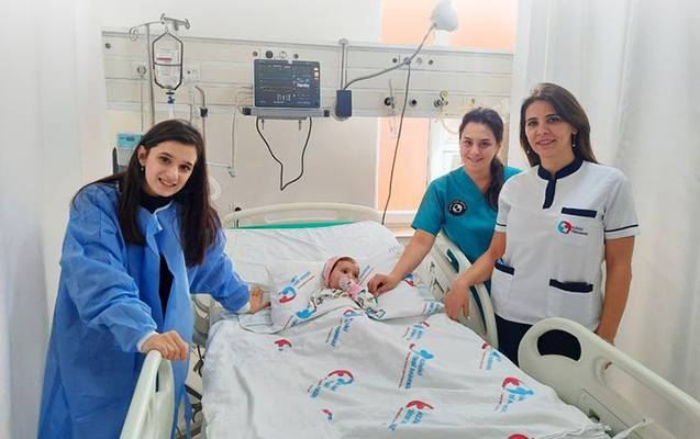 İyirmi gün komada qalan 9 aylıq körpə xilas edildi 