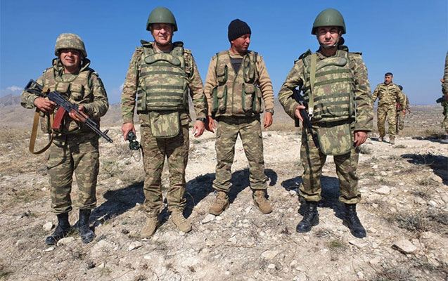 Şükür Həmidovun Vətən müharibəsi zamanı lentə alınmış - Fotoları