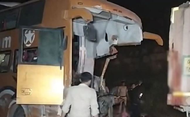 Hindistanda ağır qəza - 15 ölü, 40 yaralı + Video