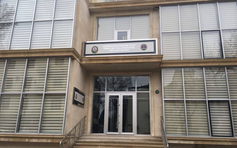 Azərbaycanda sorğulara cavab verməyən vəkil və vəkil bürolarının adları açıqlanıb 