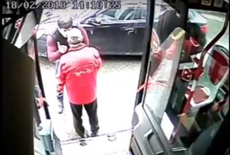 Sürücü əlili təhqir etdi, araşdırma başladı - Video