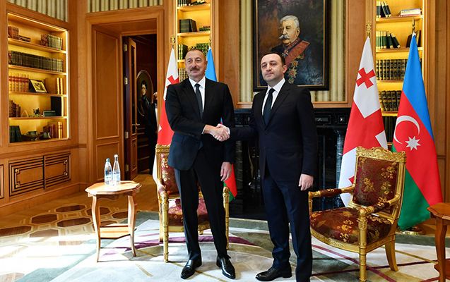İlham Əliyevin Qaribaşvili ilə təkbətək görüşü başladı 