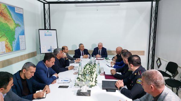 Bakıda nəqliyyatın tənzimlənməsi ilə bağlı operativ qrupun yaradılmasına qərar verildi (FOTOLAR)