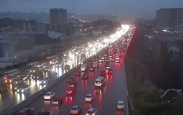 Bakıda sıxlıq olan yollar açıqlandı - Siyahı