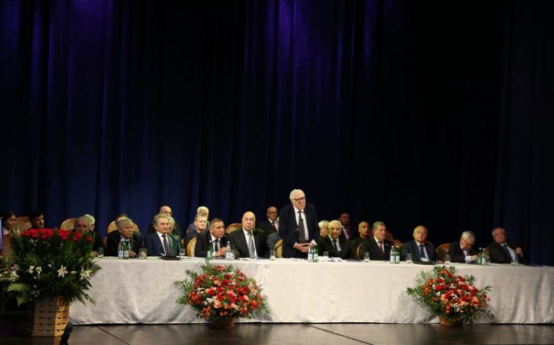 AYB-nin qurultayı: Yazıçılar İlham Əliyevə müraciət ünvanlayıb 