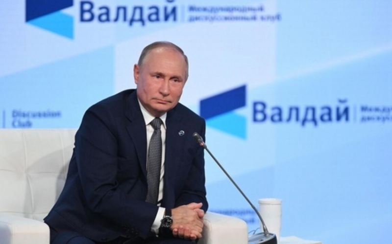 Putin: \"Qərb qanlı, təhlükəli və çirkin oyun oynayır\" 
